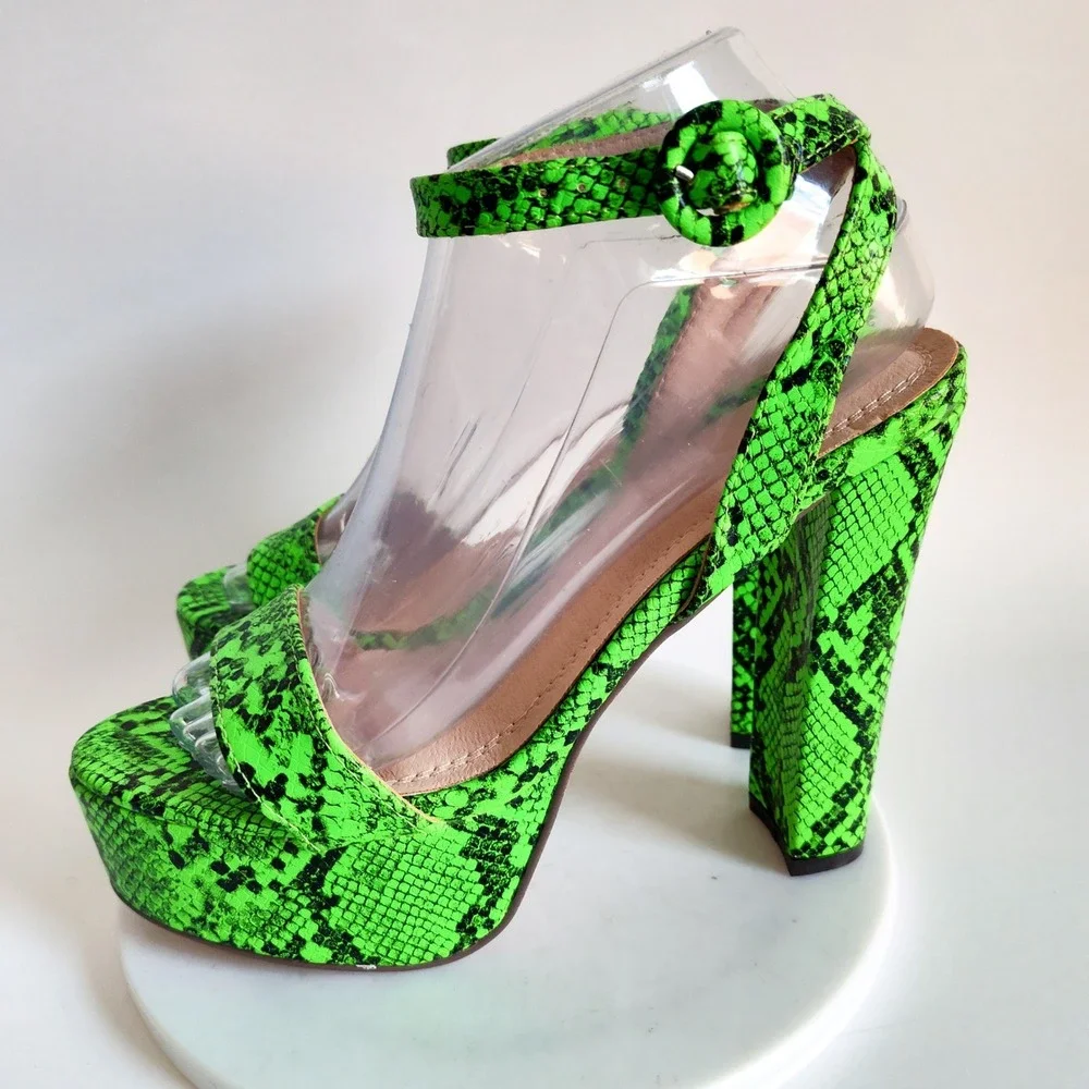 Chase + Chloe Platform Sandals 7.5 Neon Green‎ Snakeskin Ankle Strap Block Heel